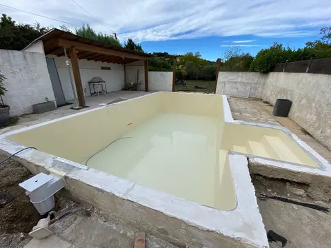 Bassin en L en cours de rénovation
